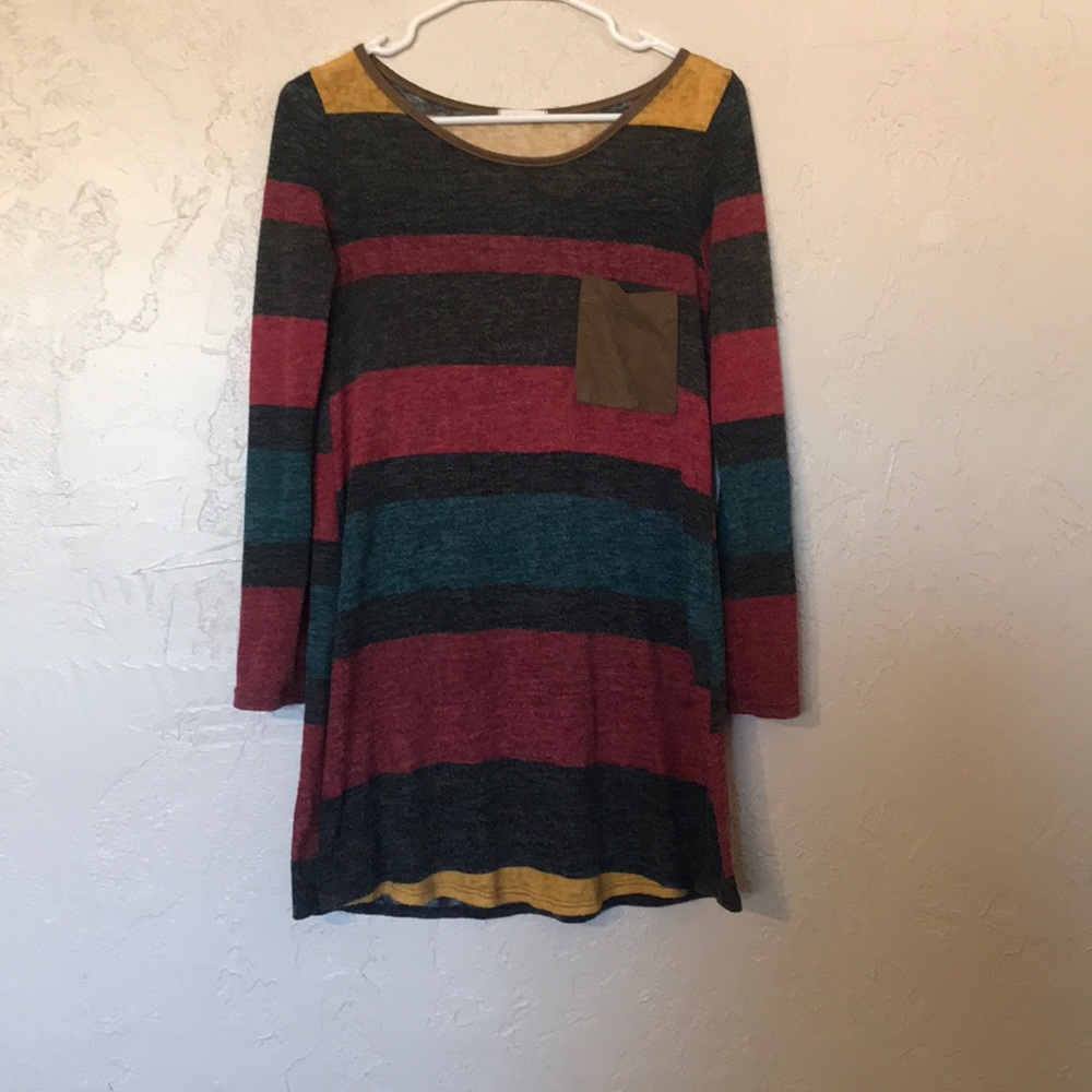 Knee length tunic. Great with leggings!